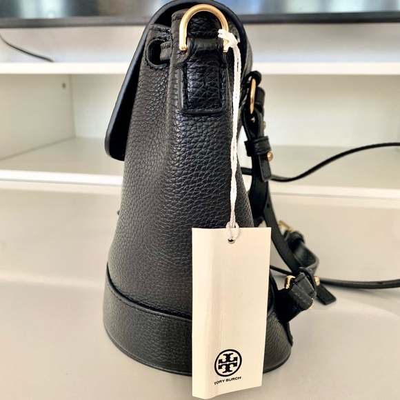 🏅🌈NEW🌈Tory Burch Thea Mini bucket backpack/shoulder bag/black/leather - Picture 6 of 14